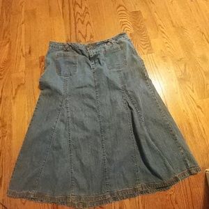 Lightweight denim skirt